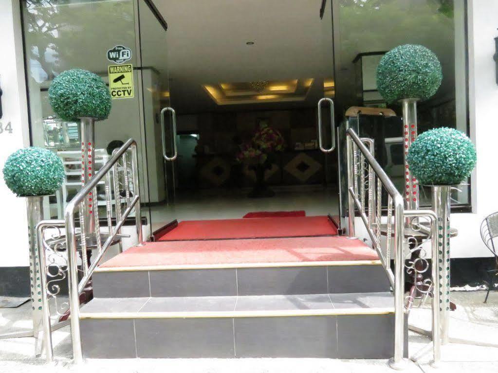 M Hotel Manila Exterior foto